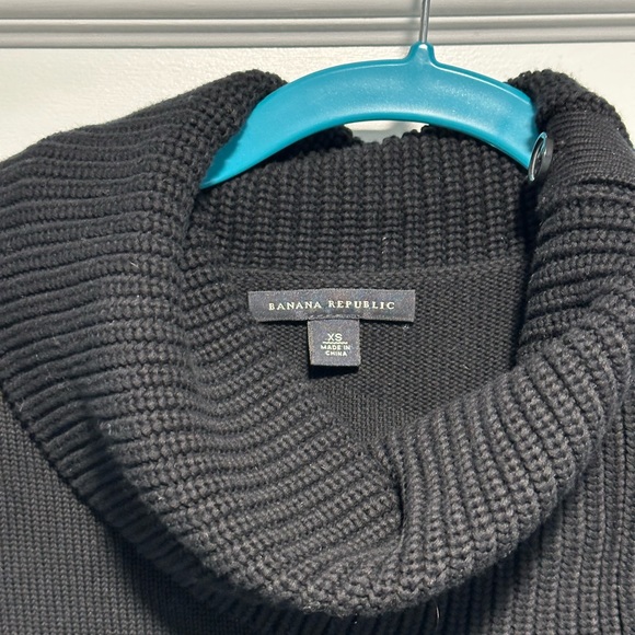 Banana Republic Black Sweater - Picture 2 of 3